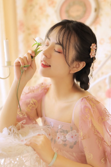《丰满女人》hd